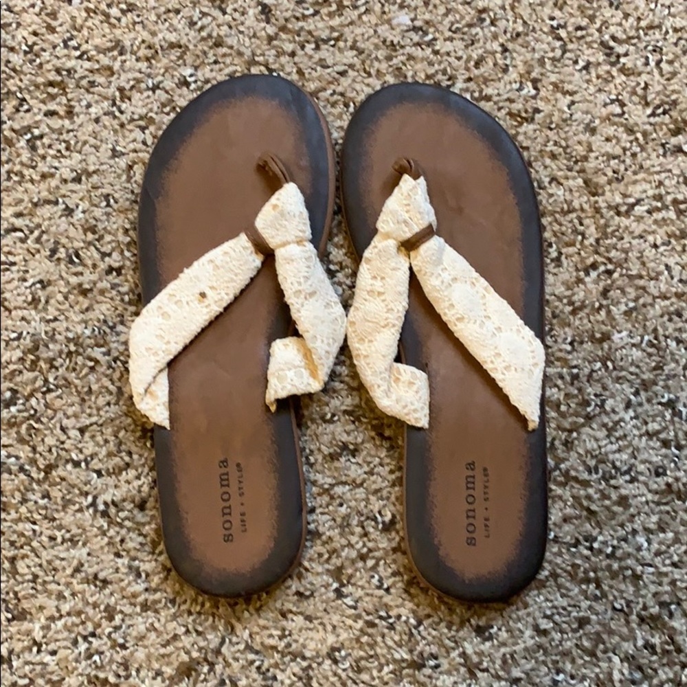 Sonoma Sandals Size M